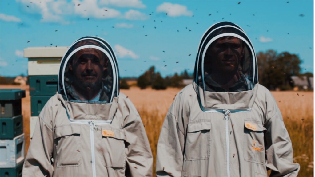 Meie valikus on tippkvaliteediga mesilaspered, mesilasemad, mesilaste talvesööt ning mesilasvaha.